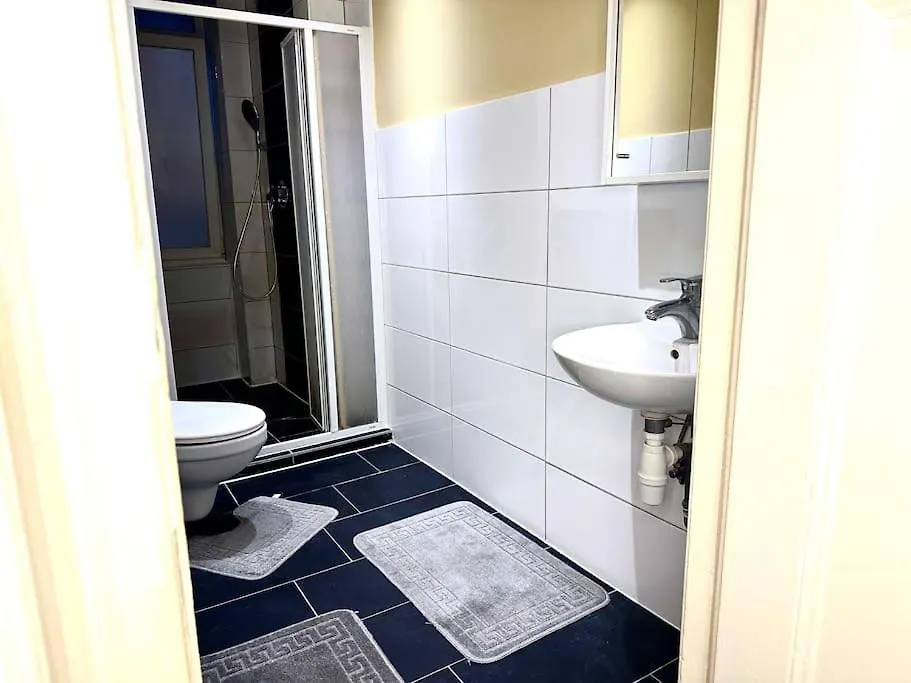 Schoenes Grosses Apartment Im Zentrum Berlins