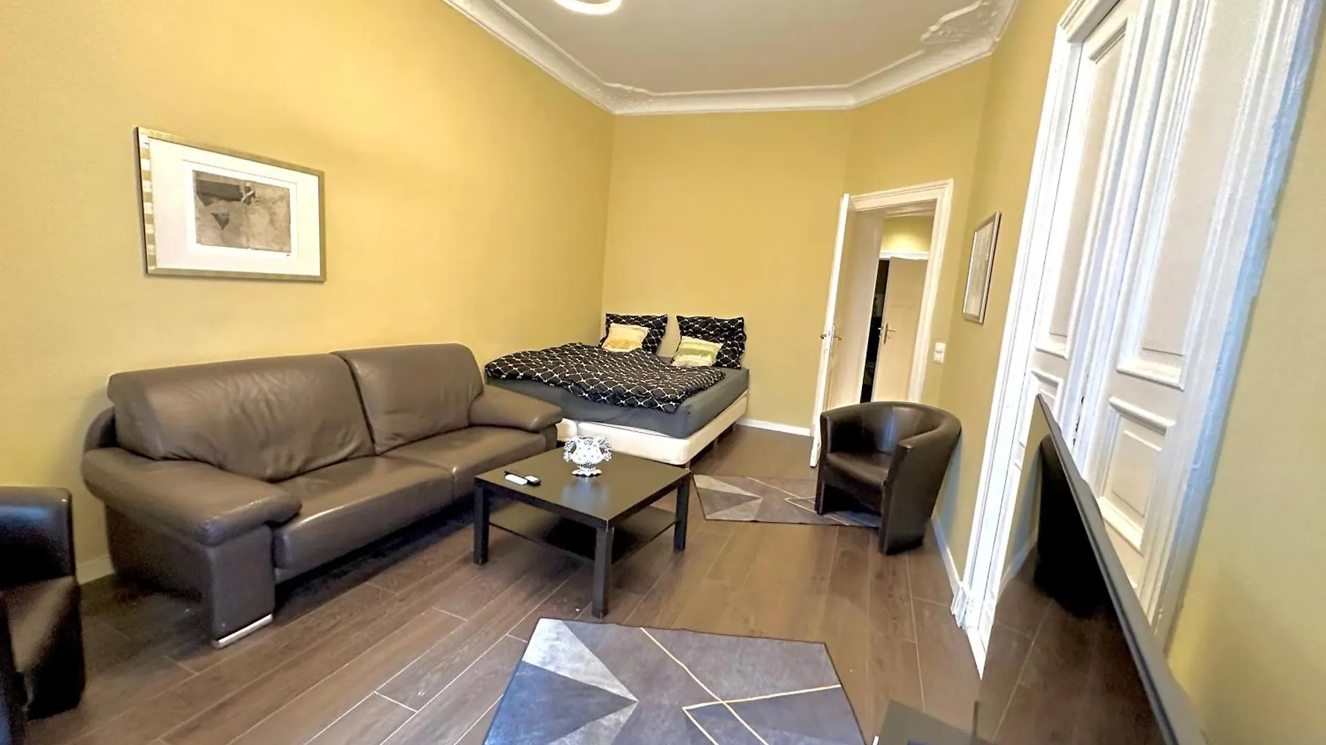 Schoenes Grosses Apartment Im Zentrum Berlins